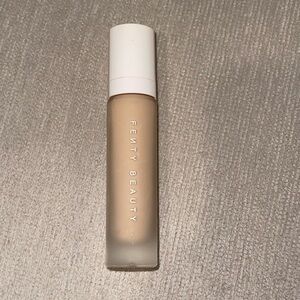 Fenty Beauty Pro Filt’r Spft Matte Foundation Shade 160